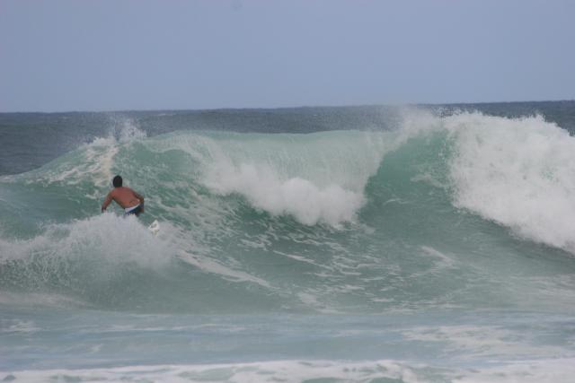 2007 Hawaii Vacation  0818 North Shore Surfing